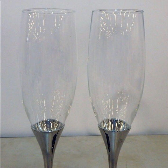 2 Wedding Crystal-Embellished Champagne Glasses/Flutes - Picture 5 of 5